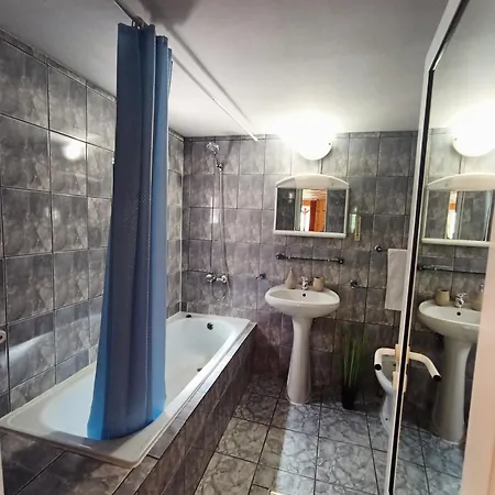 Pensiunea Poarta Raiului Guest house *